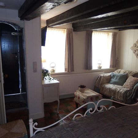 'T Souterrain Bed & Breakfast Харлинген Екстериор снимка