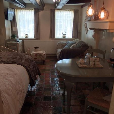 'T Souterrain Bed & Breakfast Харлинген Екстериор снимка