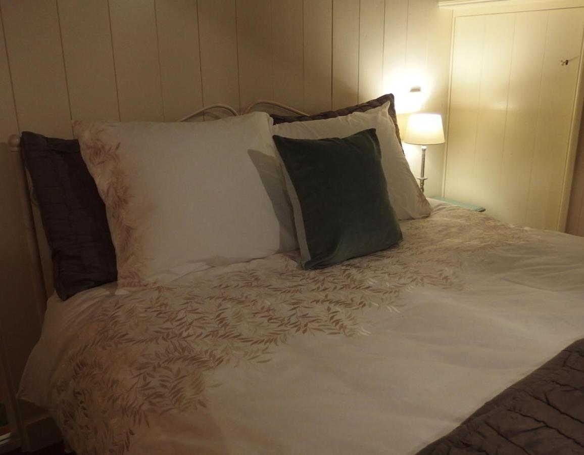 'T Souterrain Bed & Breakfast Харлинген Екстериор снимка