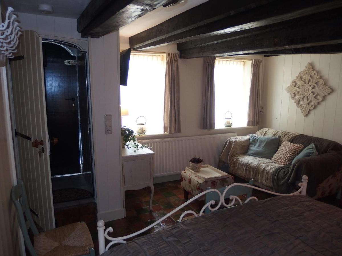 'T Souterrain Bed & Breakfast Харлинген Екстериор снимка